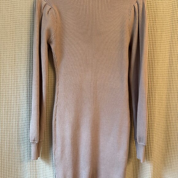 Long Sleeve Turtle Neck Rib Knit Stretch Slim Fitted Bodycon Sweater- WORN ONCE! - Picture 3 of 5